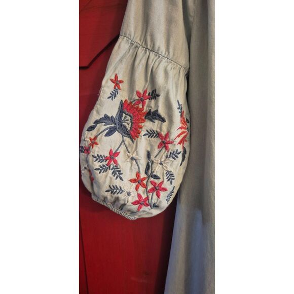 Aeropostale Small Boho Cottage Core Puff Embroidered Floral Sleeve Chambray EUC - Picture 4 of 4